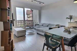 séjour avec vue sur la plage de deauville