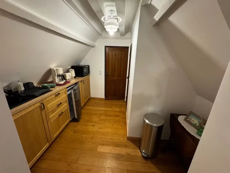 3f8d5cf7-bc27-41fa-a27d-710ea3840739_1_11zon